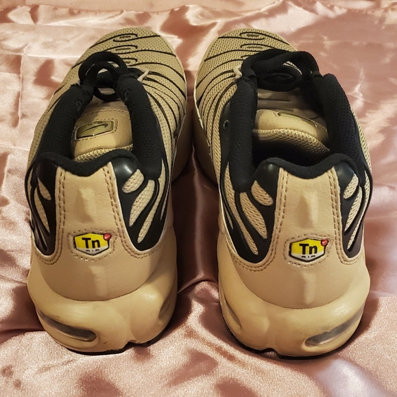 Like New TN Nike Air Max Plus Limited Edition Tan & Black Sneakers! Size 5.5Y/7! - Picture 8 of 16